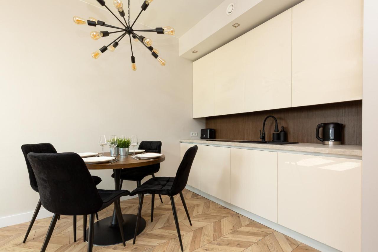 Platinum Towers With Parking By Renters Prestige Apartament Warszawa